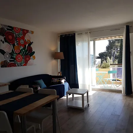 Appartement Grand T2, 4 Personnes, Clim, Parking, Proche Centre Sanary-sur-Mer